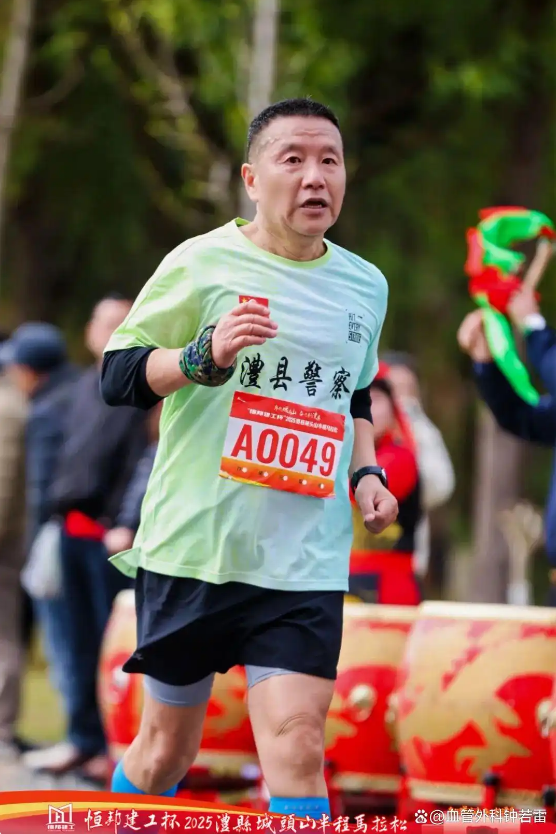 2小时24分27秒！湖南64岁静脉曲张患者，术后半年跑赢半程马拉松