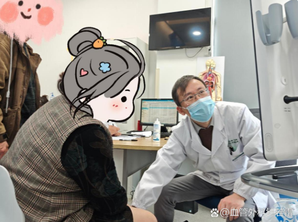 65岁阿姨静脉曲张,怕疼不敢开刀吓得腿软,60分钟微创印象彻底改观