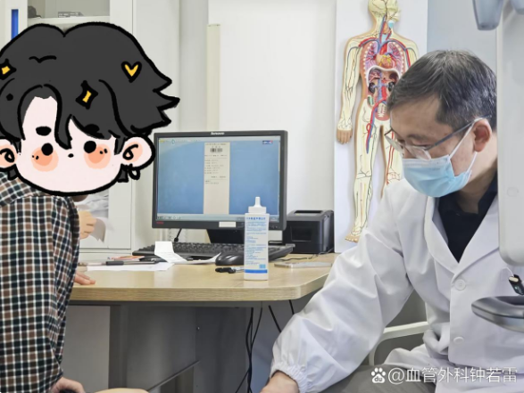 60岁退休教师静脉曲张，从症状不明显到腿变色，被耽误的10多年