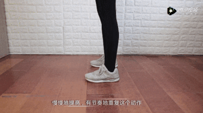 久站久坐党快收藏！静脉曲张腿疼，3个动作改善，还能预防血栓！