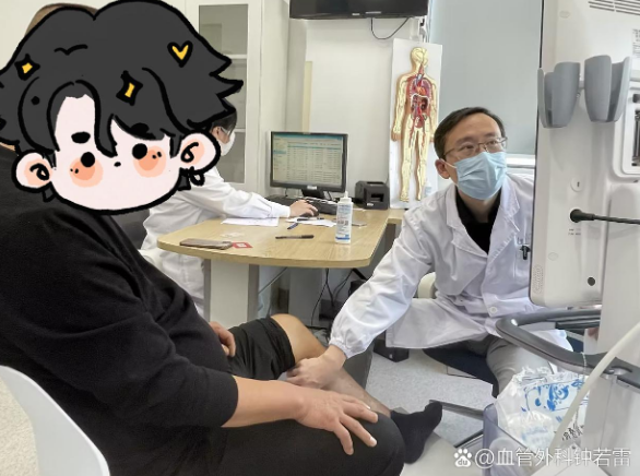 陕西48岁教师静脉曲张，腿上鼓起小山包，趁寒假过来微创治疗
