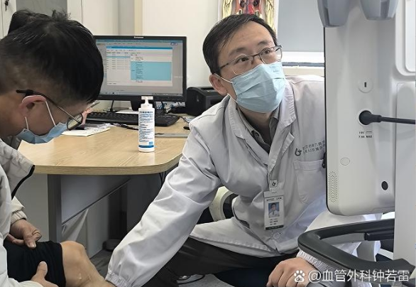 静脉曲张发现一条腿腿肿、腿疼，千万别大意！