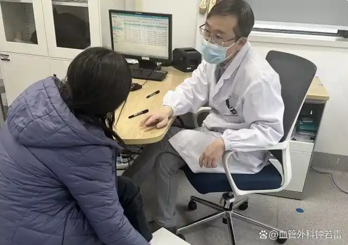 注意了！小腿瘙痒，千万别只去看皮肤科，可能是静脉曲张