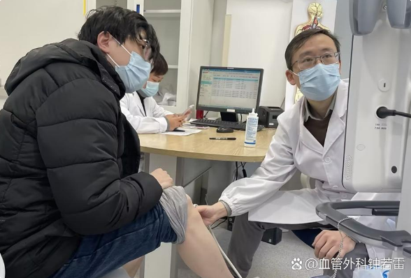 静脉曲张腿上血管凸起，为什么不建议按摩？主要有以下3个原因