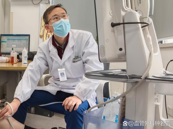 52岁跨省求医!30分钟微创终结‘蚯蚓腿’,术后第二天行走,半年后堪比换腿