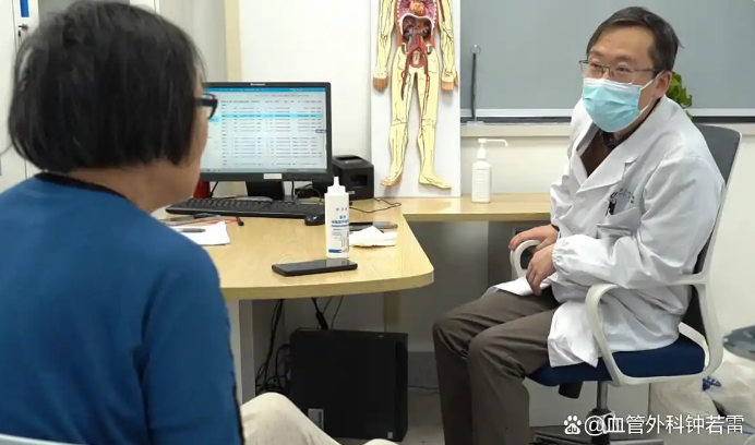 黑龙江80岁婆婆静脉曲张，“蚯蚓”往大腿上爬，害怕开刀跨省微创